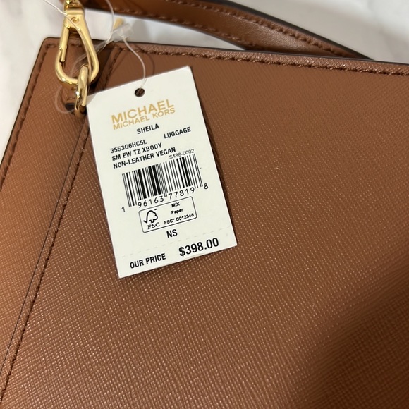 NWT Michael Kors Sheila Small Crossbody - Picture 6 of 6